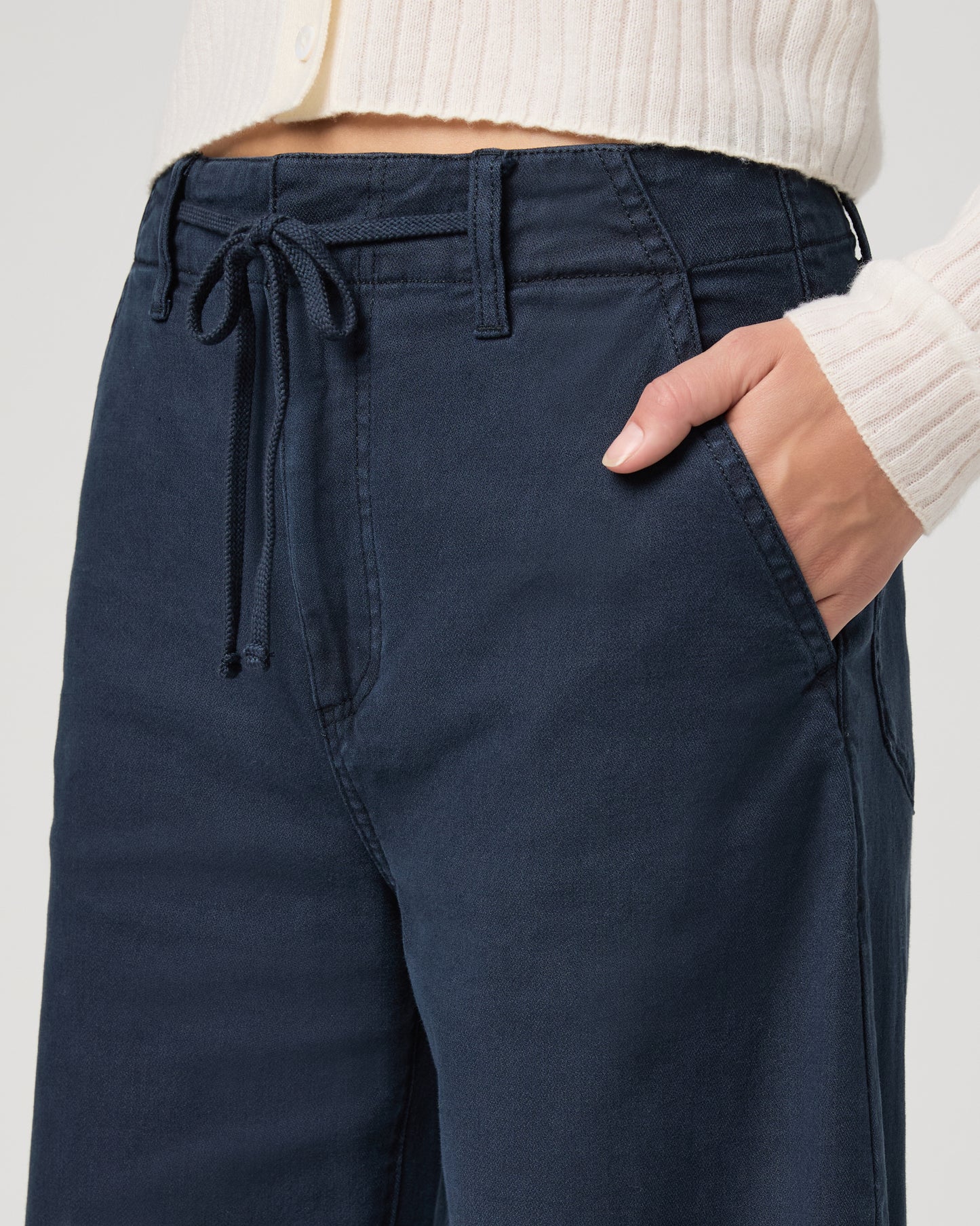 Arellia Ankle Barrel Leg Jean - Vintage Navy Seascape 23