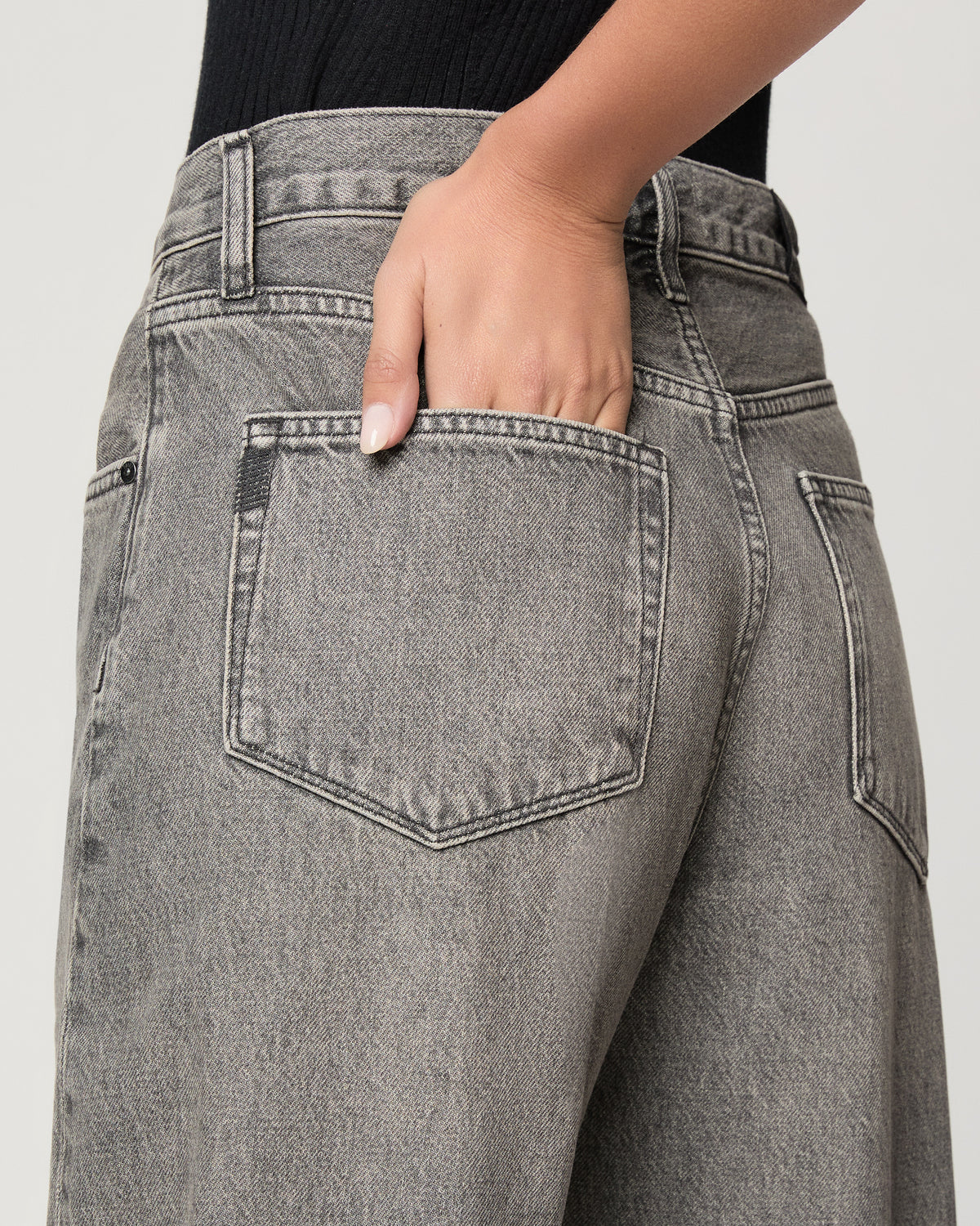 Arellia 32 Inch Barrel Leg Jean - Fairfax Grey