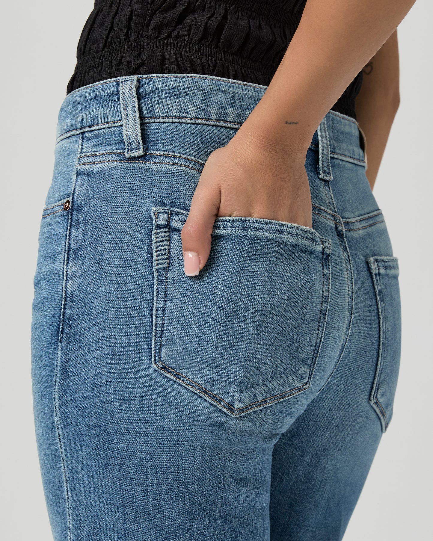 Leenah 32 Inch Wide Leg Jean - Mana 23