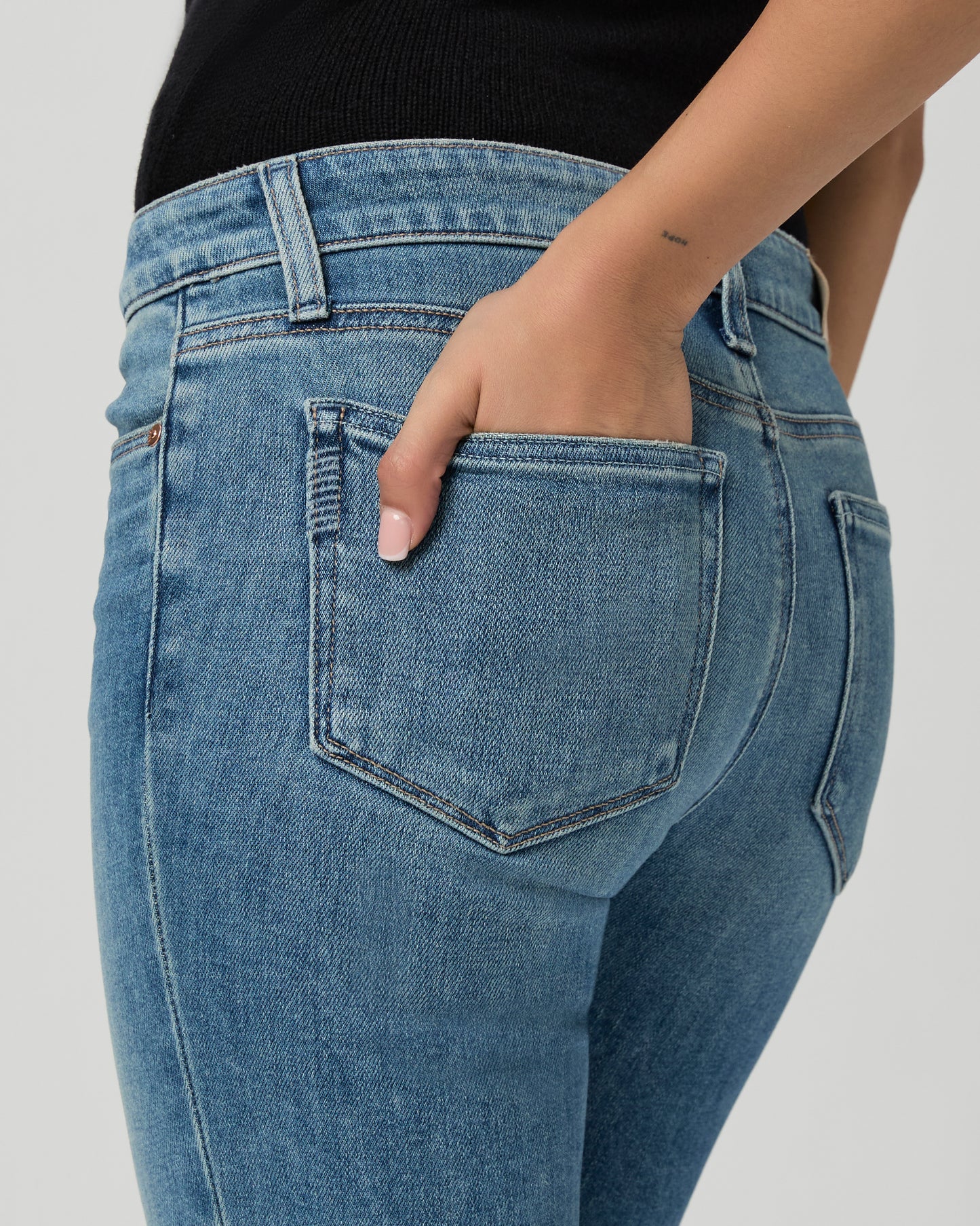 Amber Straight Jean - Mana 23