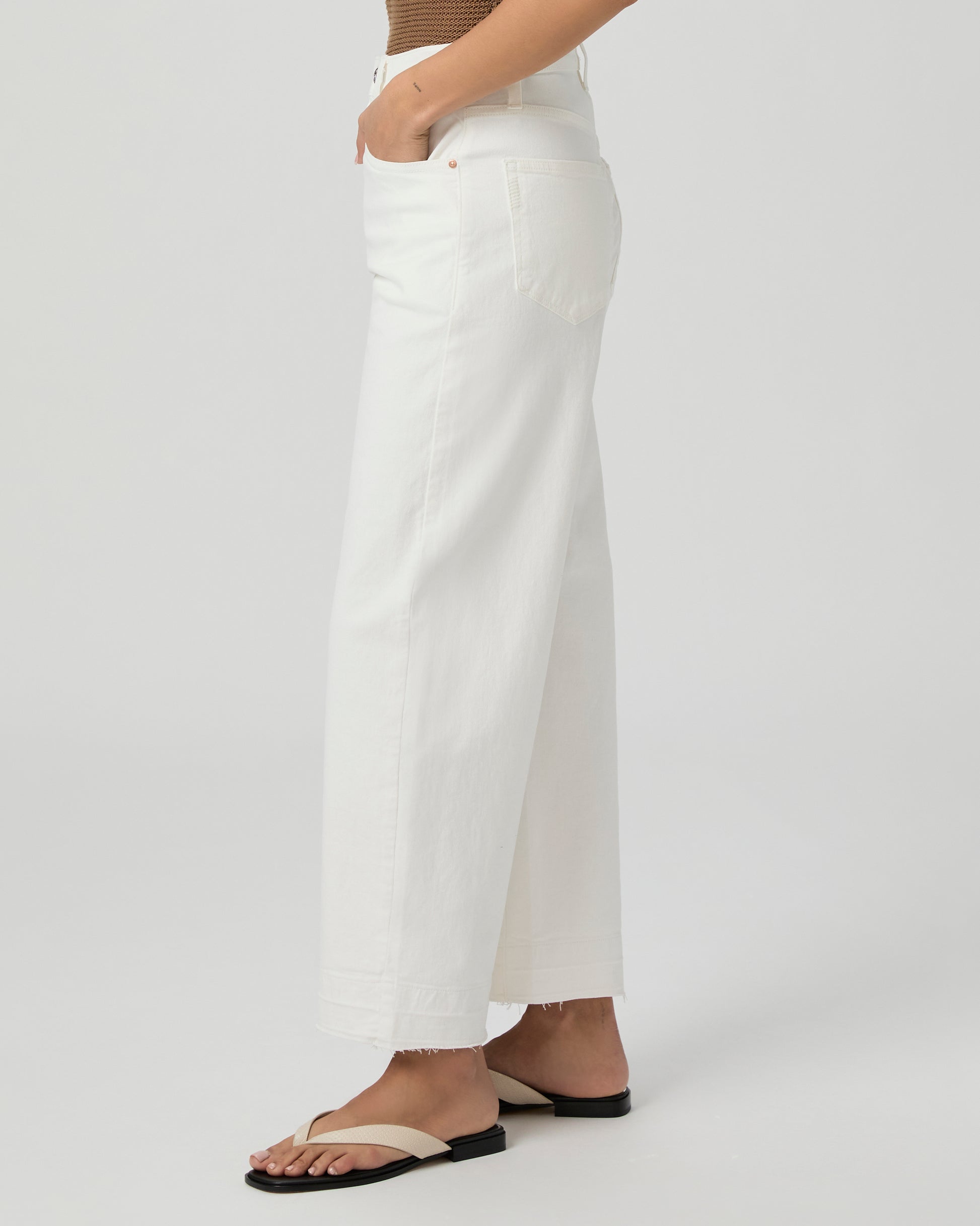 Arellia Ankle Barrel Leg Jean - Tonal Ecru 23