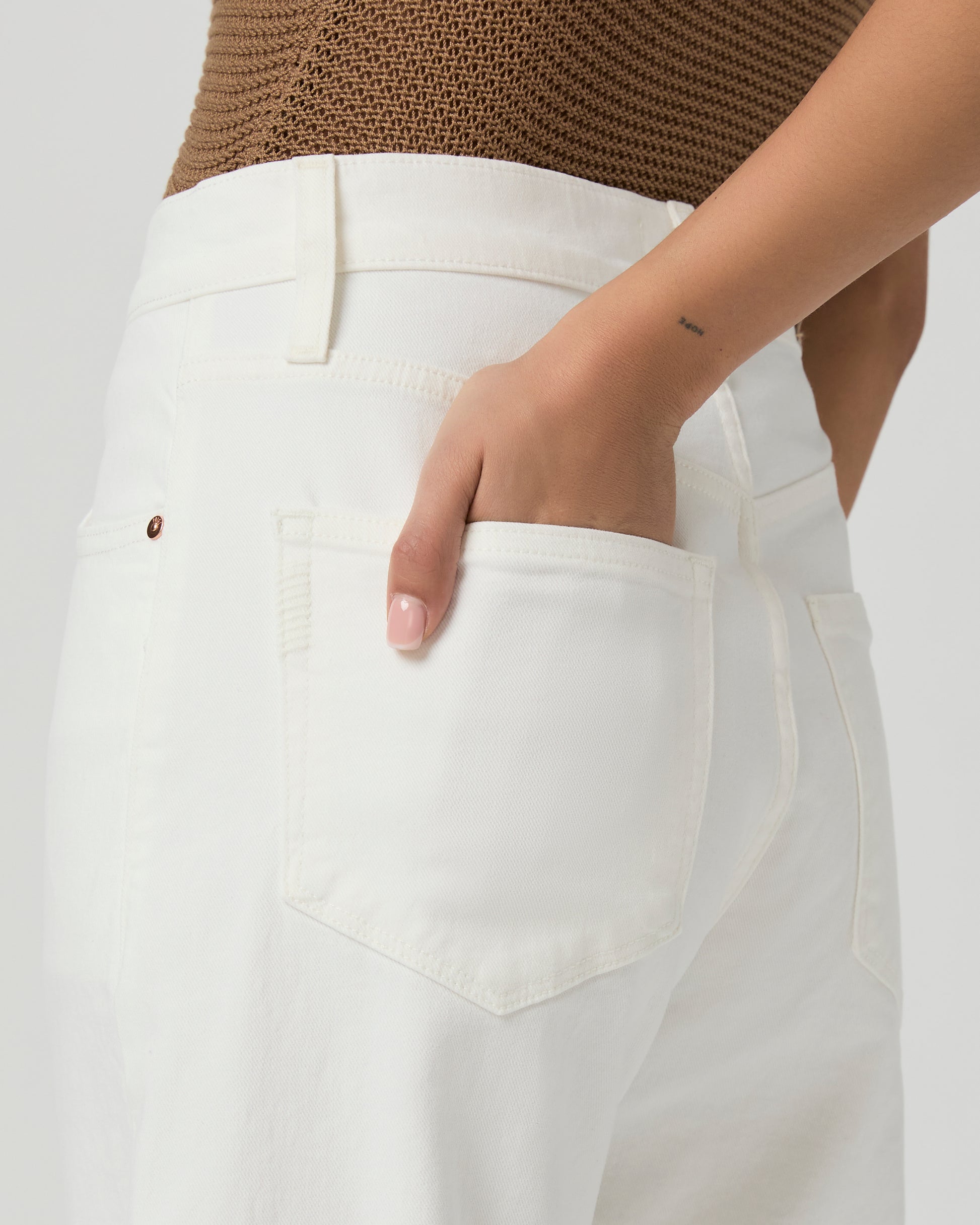 Arellia Ankle Barrel Leg Jean - Tonal Ecru 23
