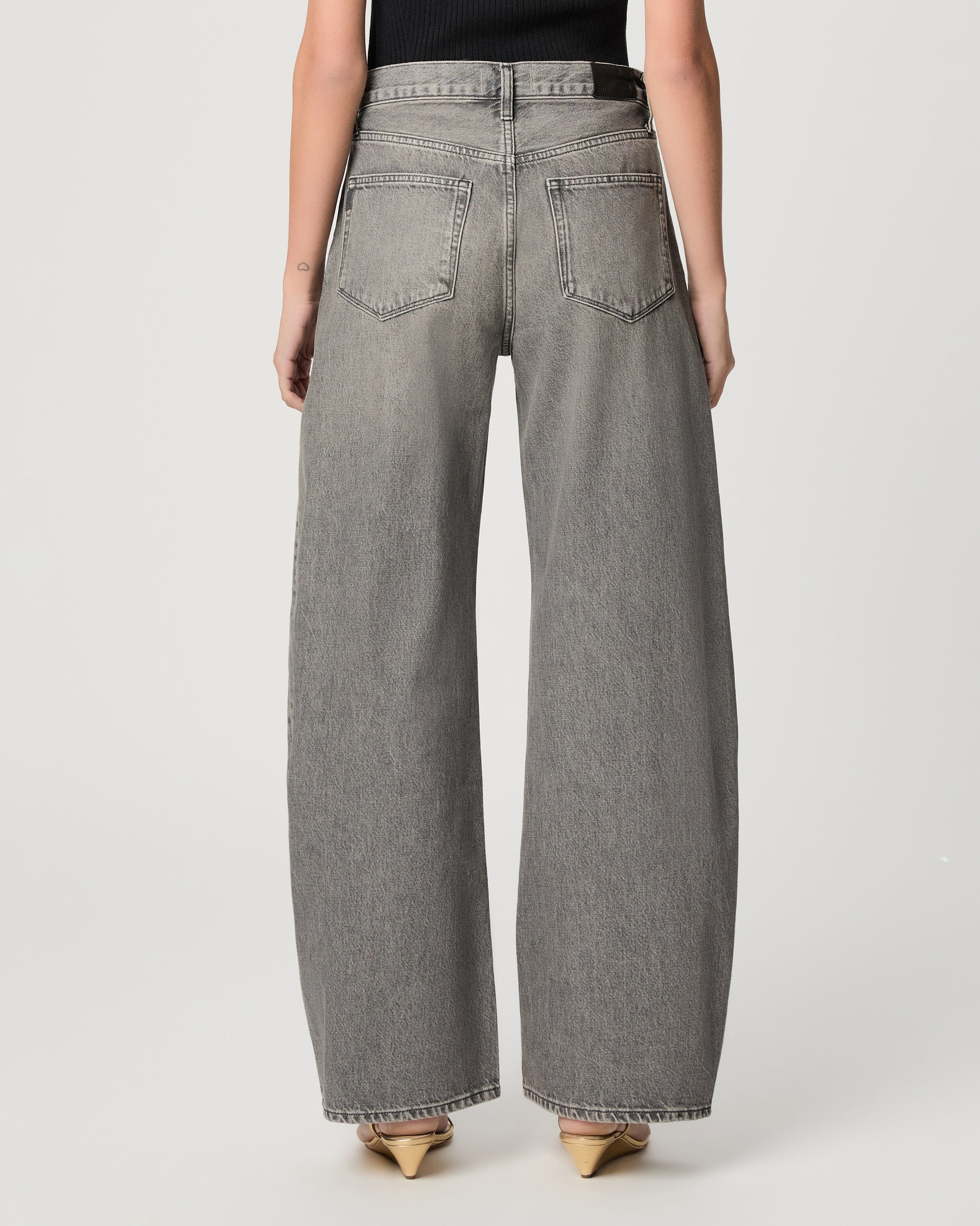 Arellia 32in - Fairfax Grey 23