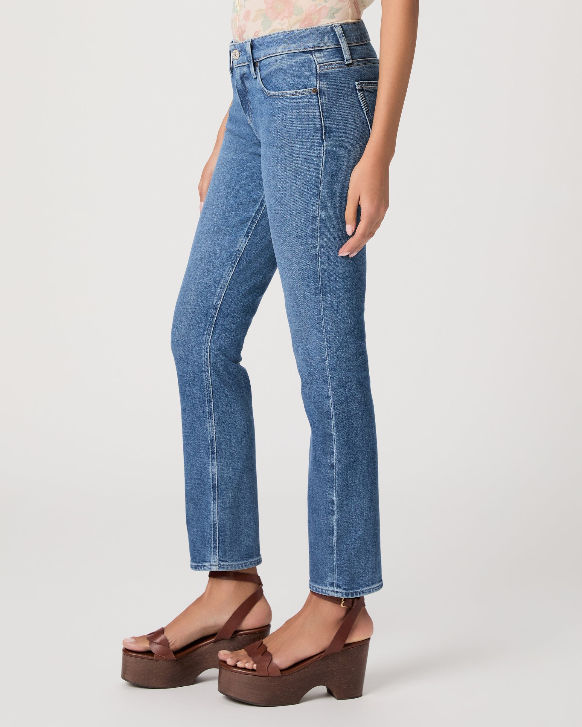 Amber Straight Jean - Saint Martin 23