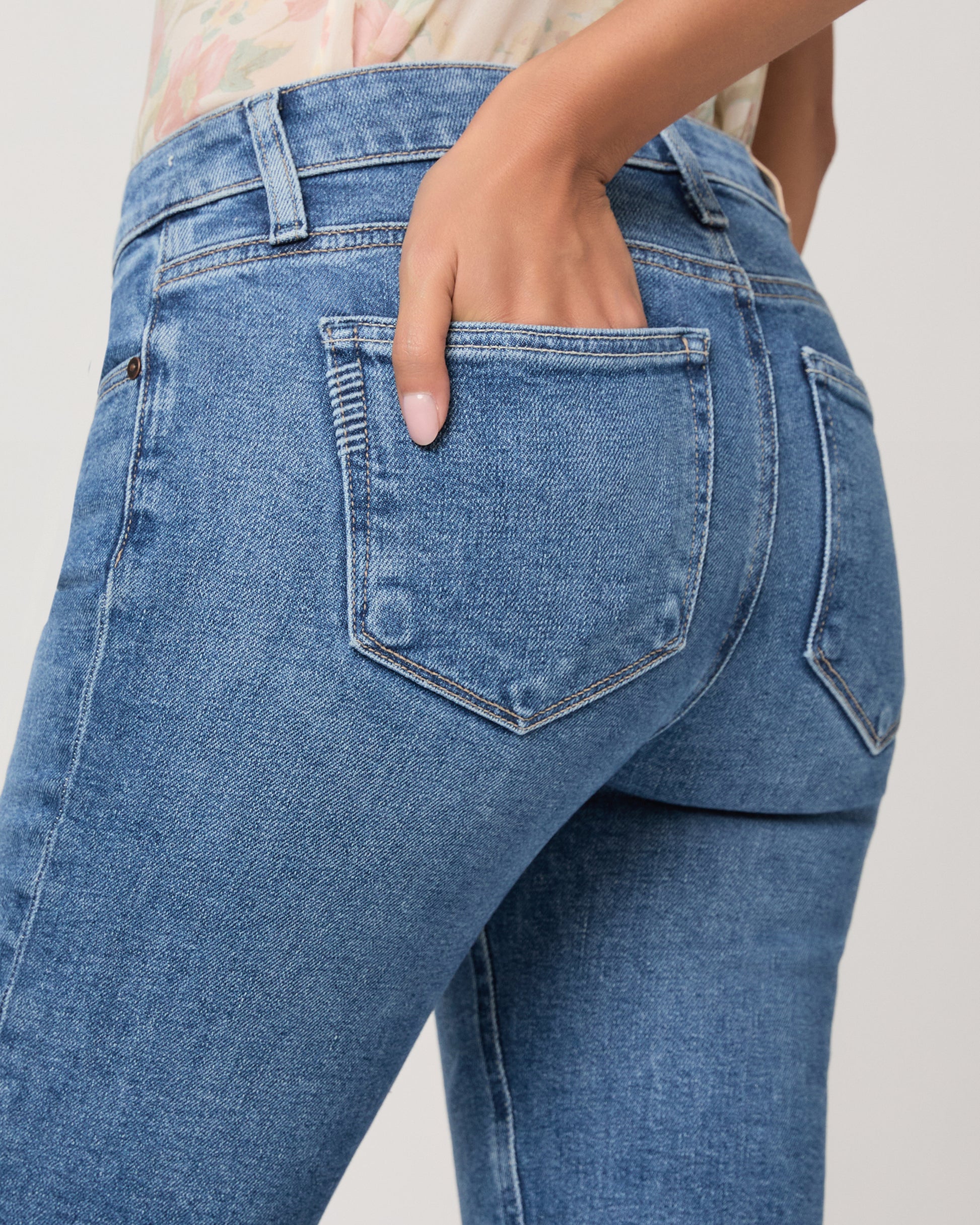 Amber Straight Jean - Saint Martin 23